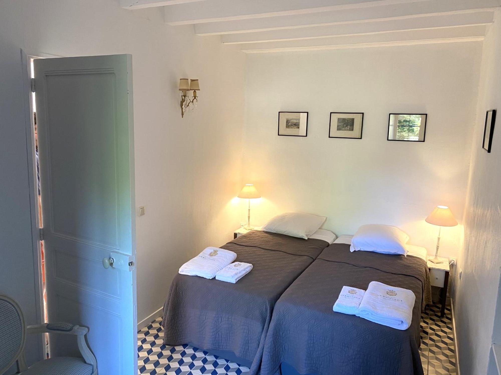 Chateau Hermitage De Combas Aparthotel Servian Δωμάτιο φωτογραφία